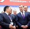 Сочиге Тываның Баштыңы Дмитрий Медведевке ужурашкаш, регионнуң хөгжүлдезиниң талазы-биле хемчеглерниң боттанылгазын дыңнадып, деткимче дээш өөрүп четтиргенин илереткен 
